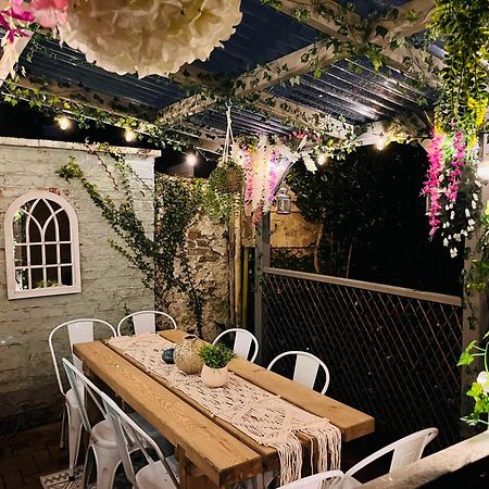 R&R At A Character Victorian Home Manchester Exterior photo